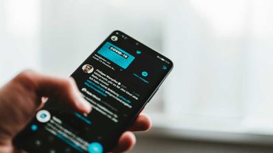 Móvil con Twitter