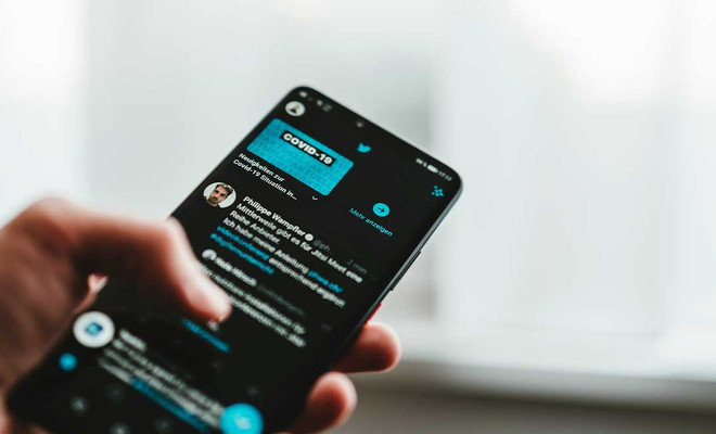 Móvil con Twitter