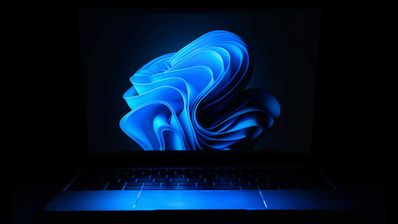 Portátil Windows 11 oscuro