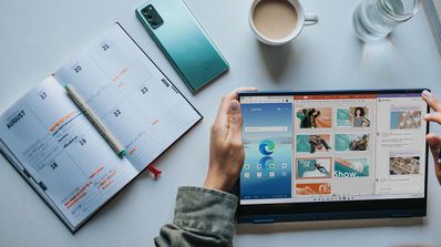 Tablet con Windows en una mesa