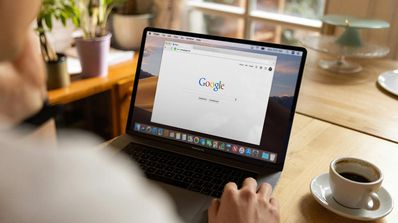 Portátil mostrando imagen del buscador de Google