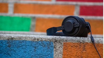 cascos música BSO