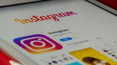 Pantalla de móvil mostrando la aplicación Instagram