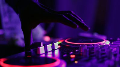 crear musica broomy ia