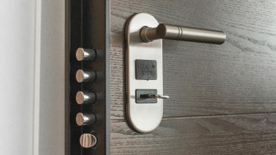 Cerradura de puerta abierta