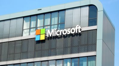 Edificio con logo Microsoft