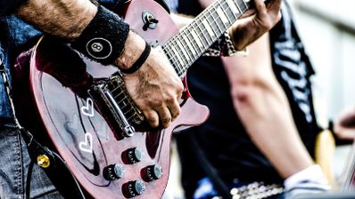 reproducción de musica con una guitarra