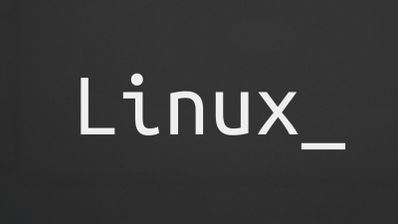 Línea de comandos en una terminal de Linux, simbolizando la reutilización de hardware antiguo con software libre y de código abierto.
