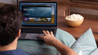 portatil reproduciendo streaming