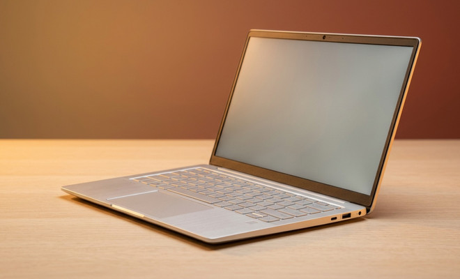 Este portátil HP baja 280 euros por la Fiesta de Ofertas Prime de Amazon: 16 GB de memoria, 512 SSD y CPU Snapdragon X