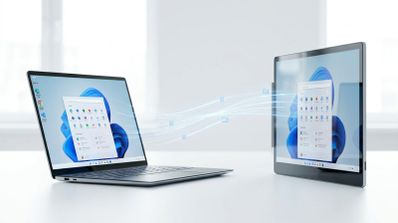 Ilustración conceptual de conexión remota entre un ordenador portátil y una tableta que muestran la interfaz de Windows App.